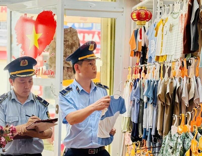 Lực lượng Quản lý thị trường Thanh Hóa tăng cường kiểm tra, kiểm soát thị trường dịp nghỉ lễ 2/9