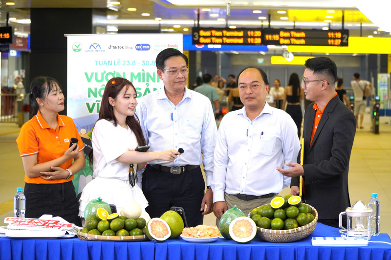 Lễ phát động là sự tham gia của lãnh đạo Sở Công Thương tỉnh Vĩnh Long và đại diện HURC ngay trong các phiên livestream