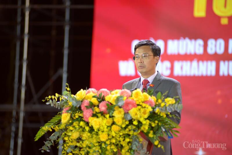 Ông Đinh Văn Tuấn, Phó Chủ tịch UBND tỉnh Lâm Đồng phát biểu tại chương trình. Ảnh: Lê Sơn