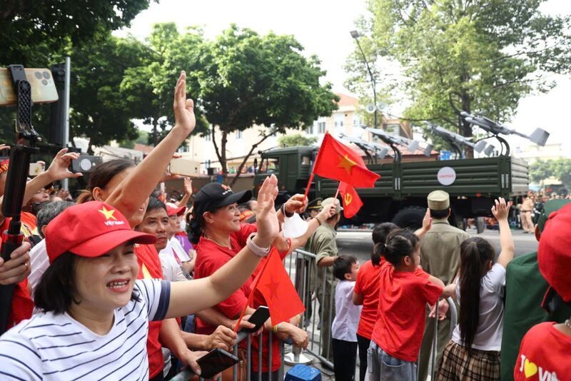 Lưu luyến chia tay các khối diễu binh, diễu hành: Tạm biệt để gặp lại - 9