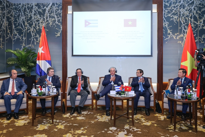 Thủ tướng Phạm Minh Chính cùng Bí thư thứ Nhất, Chủ tịch nước Cuba gặp gỡ các doanh nghiệp để trao đổi, thúc đẩy hợp tác thương mại, đầu tư. Ảnh: VGP/Nhật Bắc