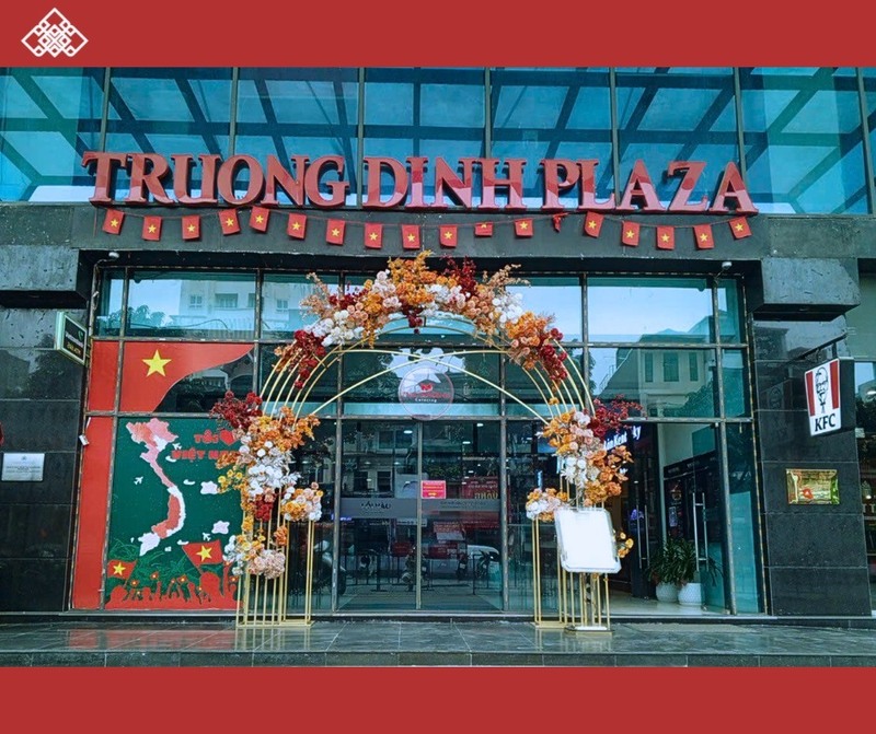 Cửa tự động 02 lớp của TTTM Trương Định Plaza. Ảnh: Trương Định Plaza