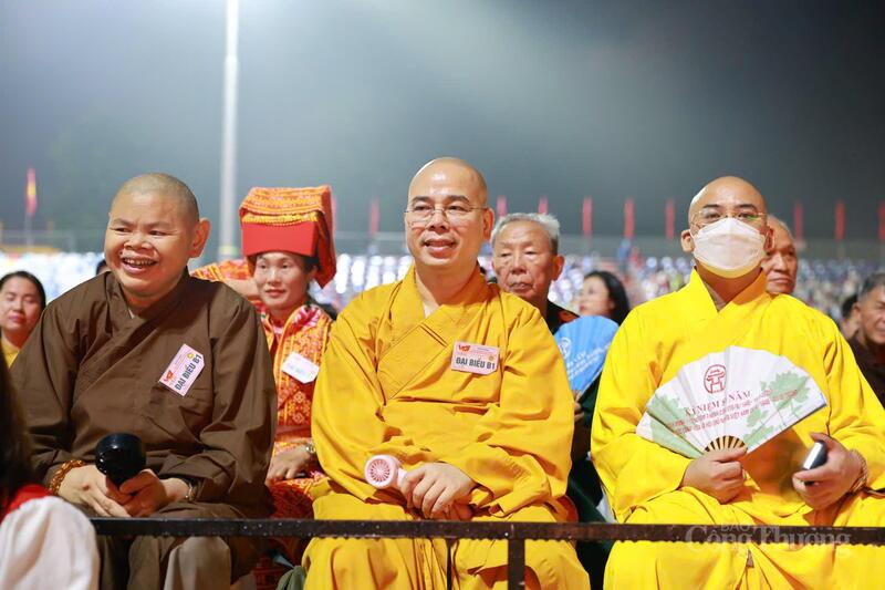 Để tham dự lễ diễu binh, diễu hành kỷ niệm 80 năm Quốc khánh, nhiều đại biểu đã có mặt tại Hà Nội từ rất sớm và có mặt từ rạng sáng 2/9 tại Quảng trường Ba Đình
