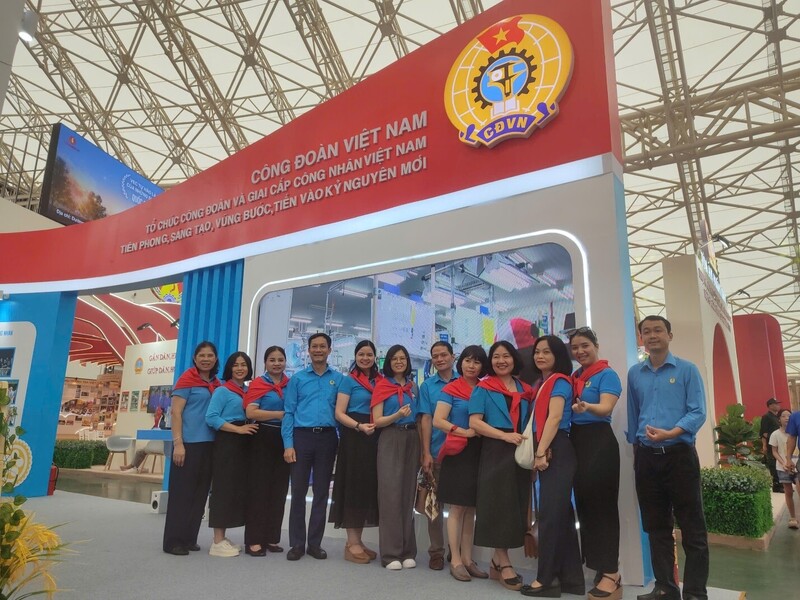 Công đoàn Công Thương Việt Nam tham quan Triển lãm Thành tựu Đất nước: "80 năm hành trình Độc lập - Tự do - Hạnh phúc" - 8