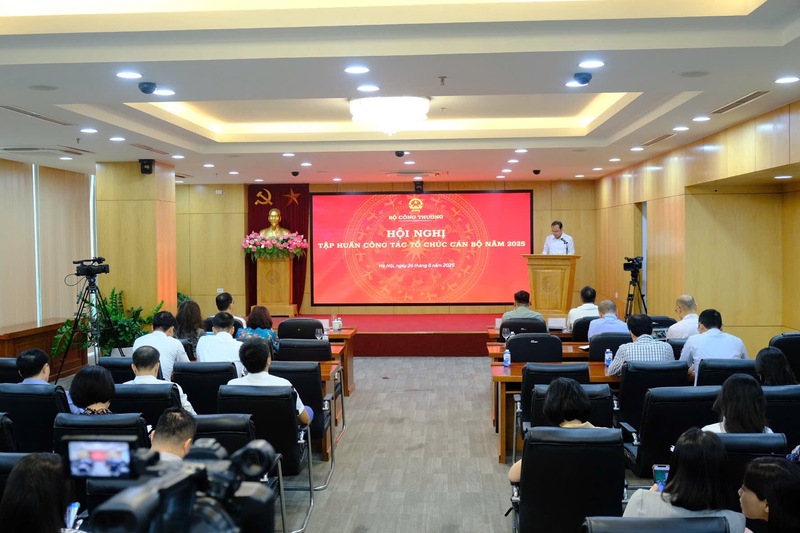 Bộ Công Thương thường xuyên tổ chức các buổi tập huấn để nâng cao trình độ cán bộ