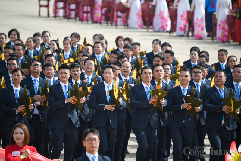 Khối doanh nhân Việt Nam tại Lễ diễu binh, diễu hành sáng ngày 2/9. Ảnh: Nam Nguyễn