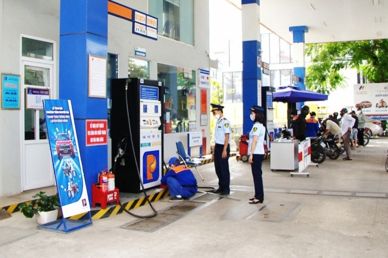 Bộ Công Thương sẽ tổ chức tập huấn chuyên sâu và bồi dưỡng nghiệp vụ thường xuyên cho cán bộ, công chức làm công tác xử lý vi phạm hành chính trong lĩnh vực quản lý nhà nước của ngành. Ảnh minh họa.