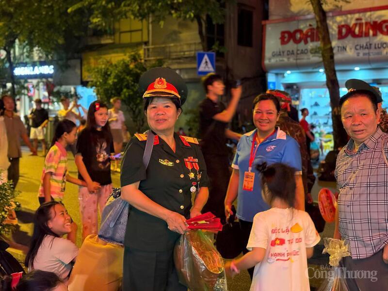 Bà Dương Thị Dung muốn để lại cho con cháu không chỉ lời kể, mà cả một trải nghiệm.