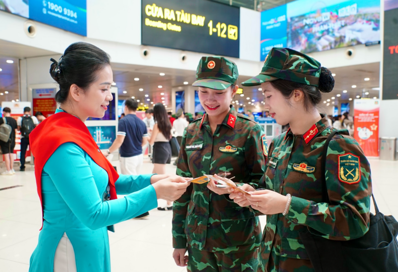 Đồng hành cùng chuyến trở về ấy, Vietnam Airlines tự hào góp phần gắn kết hậu phương và tiền tuyến, lan tỏa tinh thần trách nhiệm và niềm tự hào dân tộc trên những cánh bay.