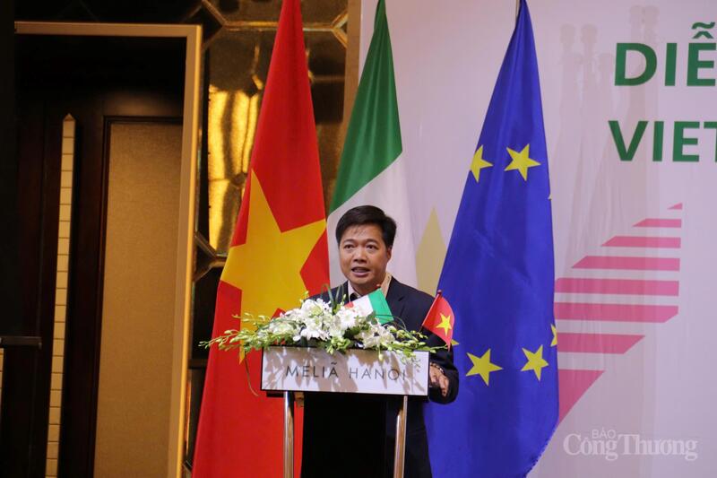 Ông Nguyễn Anh Tuấn - Phó Cục trưởng Cục Đầu tư nước ngoài phát biểu khai mạc diễn đàn. Ảnh: Thanh Tuấn