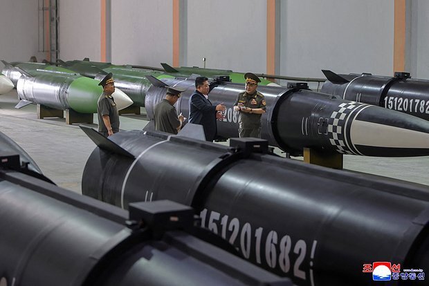 Tên lửa ICBM Hwasong. Ảnh: KCNA