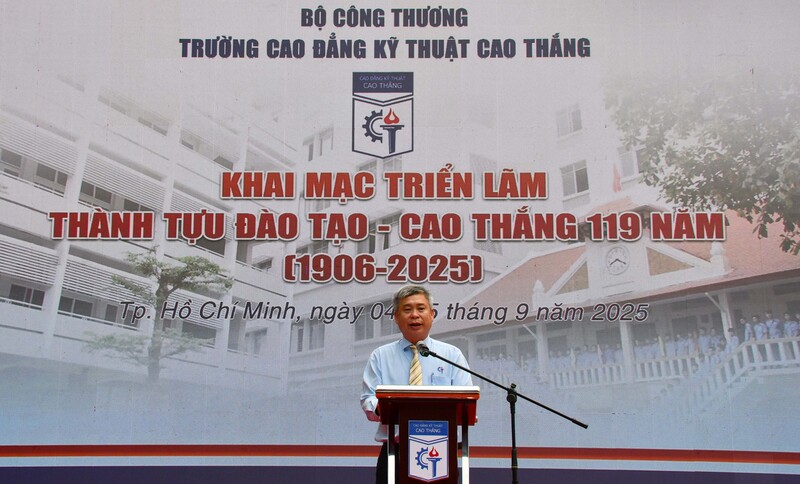 TS. Lê Đình Kha, Hiệu trưởng Trường Cao đẳng Kỹ thuật Cao Thắng. Ảnh: Thanh Minh
