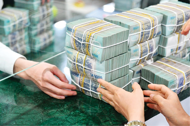 7 tháng đầu năm 2025, lãi suất các khoản vay mới giảm 0,4%/năm so với cuối năm trước. Ảnh: Duy Minh