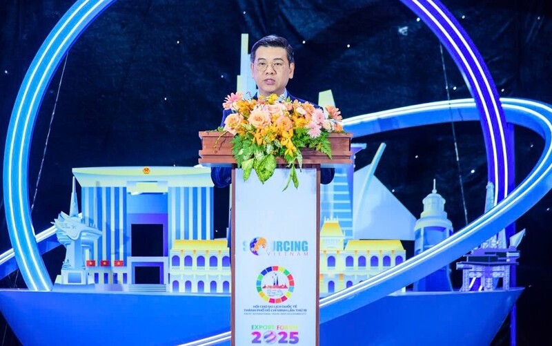 Ông Nguyễn Văn Dũng, Phó Chủ tịch UBND TP. Hồ Chí Minh phát biểu tại sự kiện. Ảnh: Minh Khuê