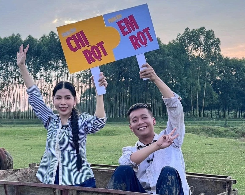 Hằng Du Mục và Quang Linh Vlog bị khởi tố liên quan đến tội Lừa dối khách hàng. Ảnh: Fb Hằng Du Mục