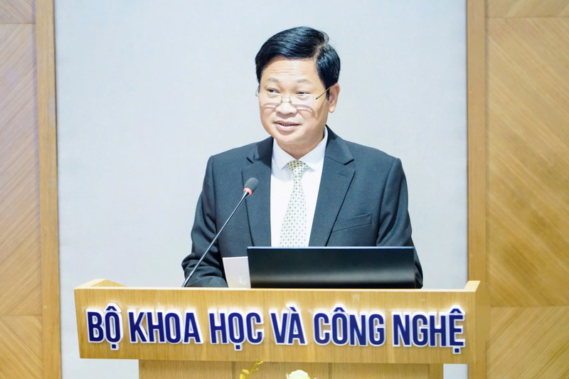 Ông Nguyễn Khắc Lịch, Cục trưởng Cục Công nghiệp Công nghệ thông tin (Bộ Khoa học và Công nghệ) phát biểu tại họp báo. Ảnh: Q.N