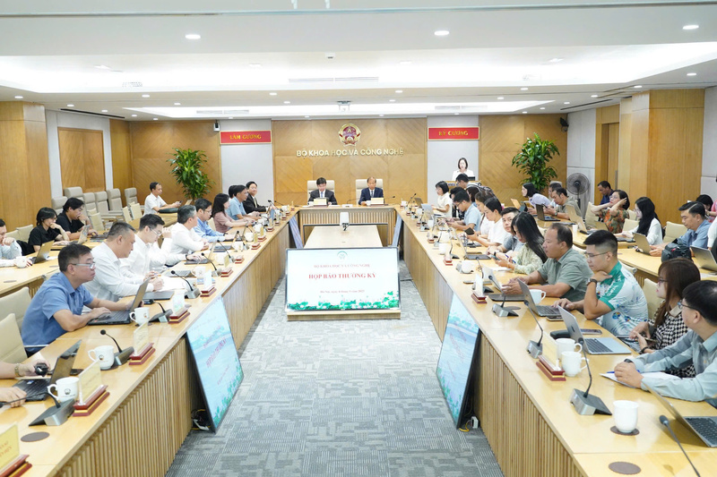 Quang cảnh buổi họp báo. Ảnh: Q.N