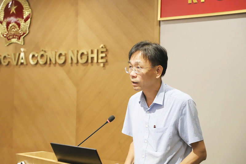 Ông Hồ Hồng Hải, Phó Vụ trưởng Vụ Pháp chế (Bộ Khoa học và Công nghệ) phát biểu tại họp báo. Ảnh: Ngọc Xen