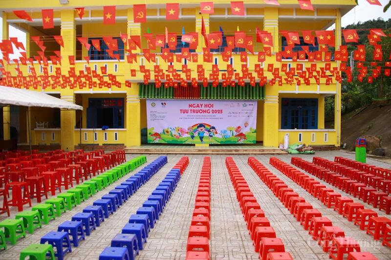 Trường Phổ thông dân tộc bán trú tiểu học Ngọc Linh rực rỡ cờ hoa chuẩn bị sẵn sàng cho ngày khai giảng năm học mới