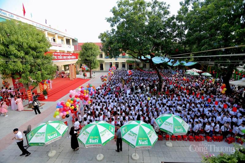 Cùng với cả nước, hơn 950.000 học sinh tại Thanh Hóa chào đón năm học mới