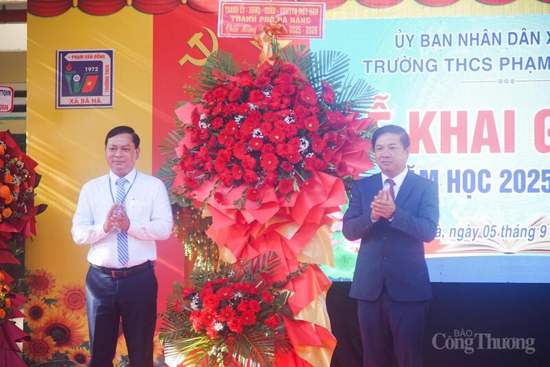 Chủ tịch UBND TP. Đà Nẵng Lương Nguyễn Minh Triết dự Lễ khai giảng tại trường THCS Phạm Văn Đồng (xã Bà Nà)