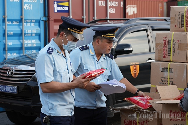 Trong tháng 8, lực lượng Hải quan phát hiện, xử lý 1.561 vụ buôn lậu, gian lận thương mại.
