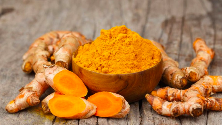Sản phẩm Curcumin Bắc Hà được sản xuất từ củ nghệ vàng nếp có nhiều đặc tính tốt. Ảnh minh hoạ