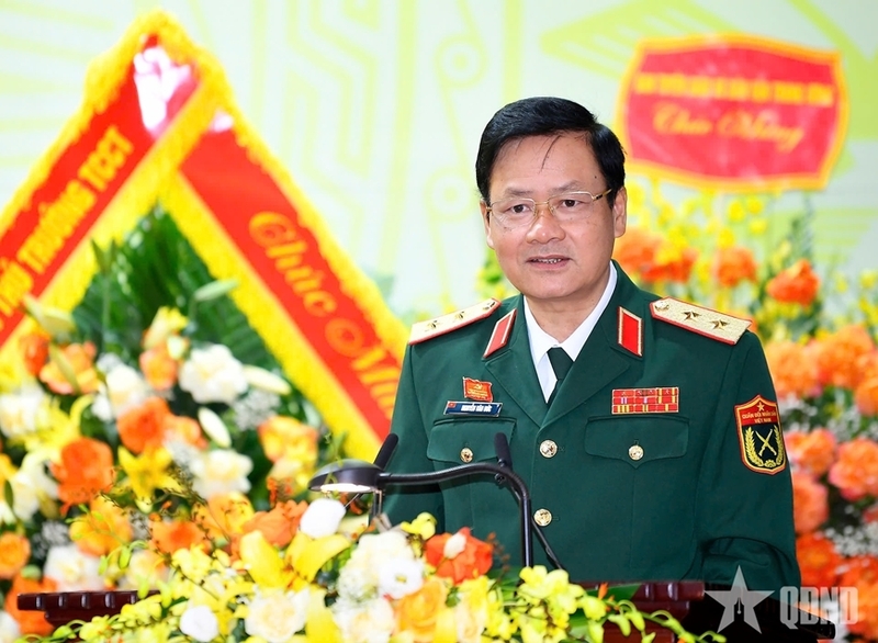 Trung tướng Nguyễn Văn Đức, Cục trưởng Cục Tuyên huấn (Tổng cục Chính trị) phát biểu đóng góp ý kiến vào dự thảo văn kiện trình Đại hội đại biểu Đảng bộ Quân đội lần thứ XII. Ảnh: QĐND