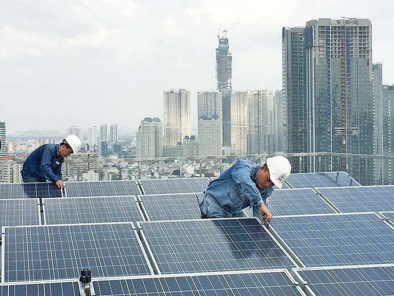 Điện mặt trời mái nhà góp sức thực hiện mục tiêu Net Zero vào năm 2050. Ảnh minh hoạ