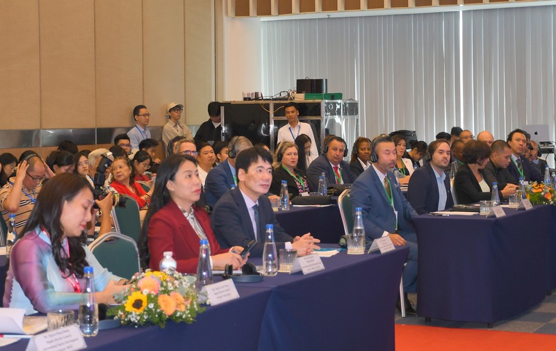 Đại biểu tham dự sự kiện. Ảnh: Minh Khuê.