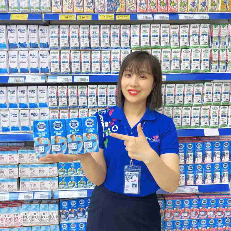 Ngày 05/09/2025 tất cả siêu thị Co.opmart và Co.opXtra trên cả nước đồng loạt tổ chức tặng sữa miễn phí cho 80 bạn học sinh đầu tiên ghé siêu thị