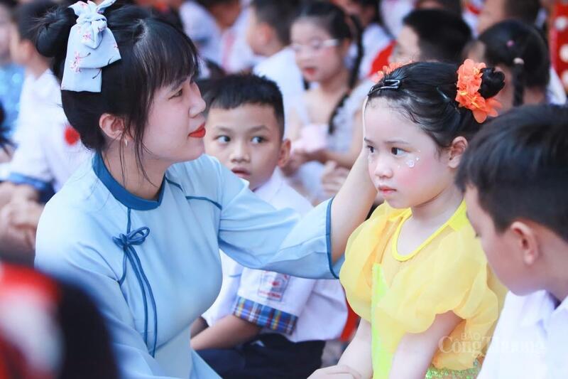 Trẻ mầm non trong ngày khai giảng