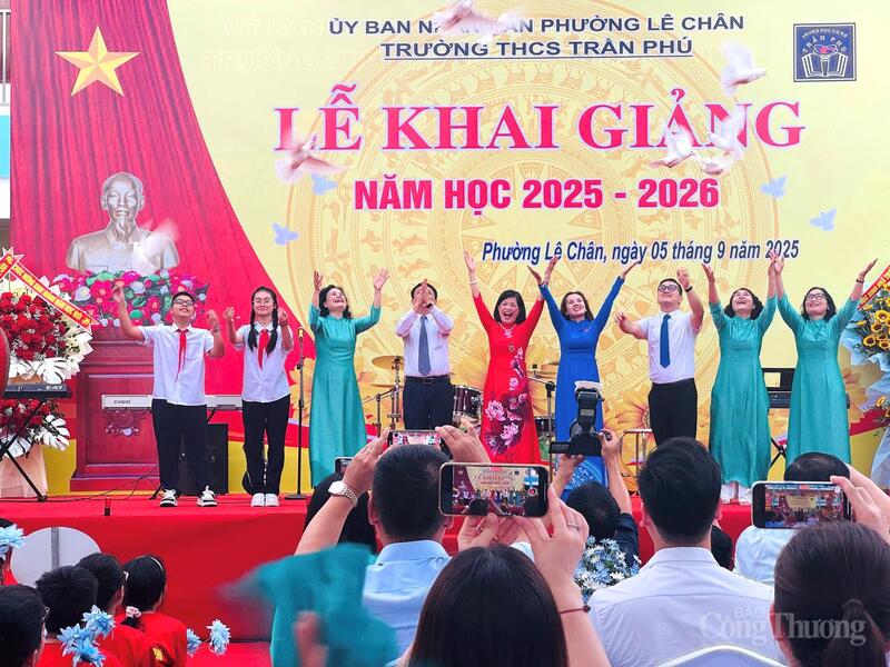 Lễ khai giảng năm học 2025 - 2026 tại Trường THCS Trần Phú, TP. Hải Phòng.