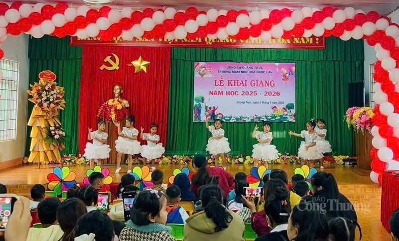 Tiết mục văn nghệ của học sinh Trường Mầm non Hoa Ngọc Lan. Ảnh: Hoàng Nguyên