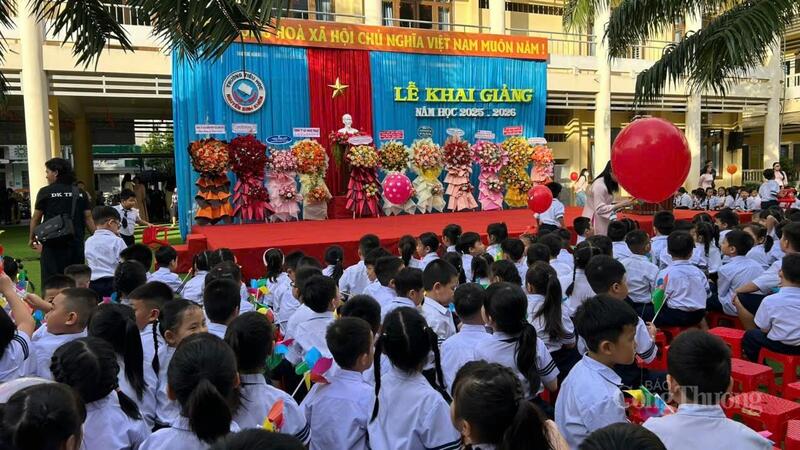 Lễ khai giảng tại Trường tiểu học Nguyễn Bỉnh Khiêm, phường Buôn Ma Thuột, tỉnh Đắk Lắk. Ảnh: Hoàng Nguyên