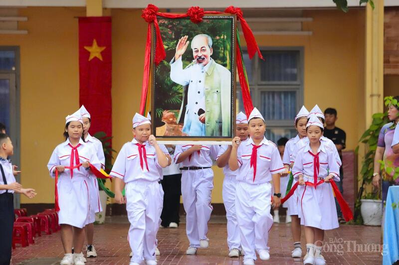 Hình ảnh đẹp trong lễ khai giảng trên địa bàn tỉnh Gia Lai. Ảnh: Hiền Mai