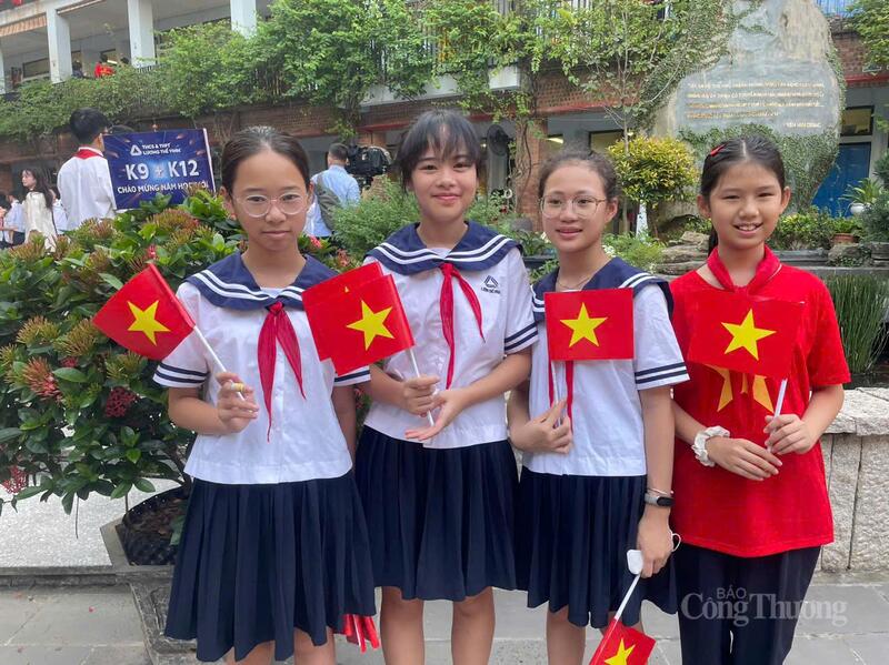 Lễ khai giảng của Trường Lương Thế Vinh (Tân Triều) với chủ đề: "Kiến tạo trường học số" đánh dấu bước chuyển mình mạnh mẽ trong phương pháp dạy học và quản lý hoạt động của nhà trường