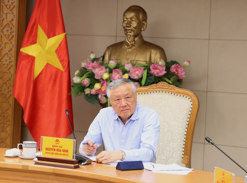 Phó Thủ tướng Thường trực Chính phủ Nguyễn Hòa Bình chủ trì cuộc họp. Ảnh: VGP/Nguyễn Hoàng