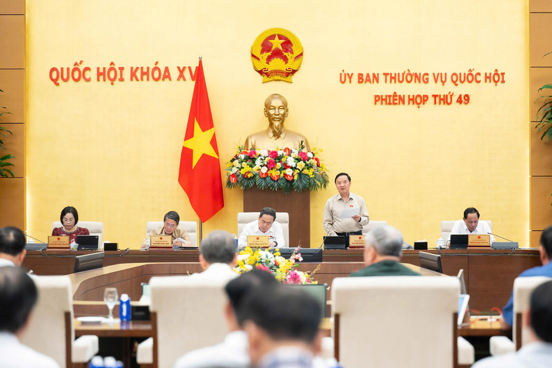 Phiên họp thứ 49 của Ủy ban Thường vụ Quốc hội
