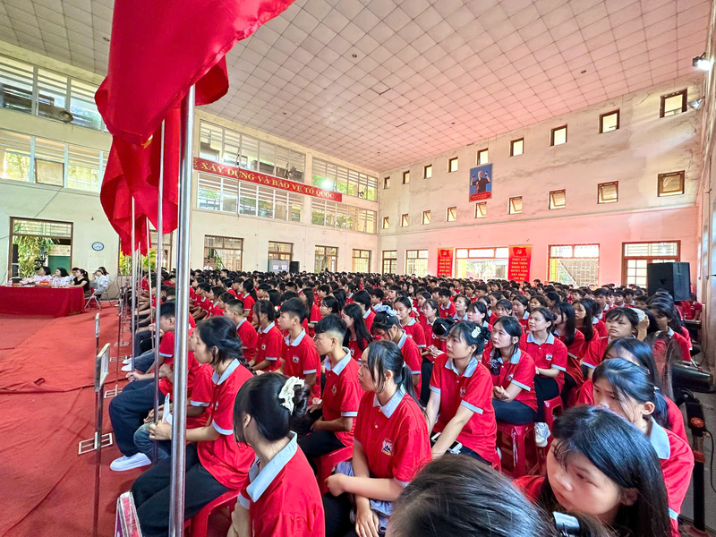 Lễ khai giảng năm học mới tại trường THPT Lộc Bình, xã Lộc Bình, tỉnh Lạng Sơn. Ảnh: Đăng Khoa.