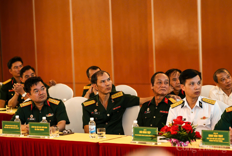 Các đại biểu tham dự chương trình. Ảnh: Nam Nguyễn