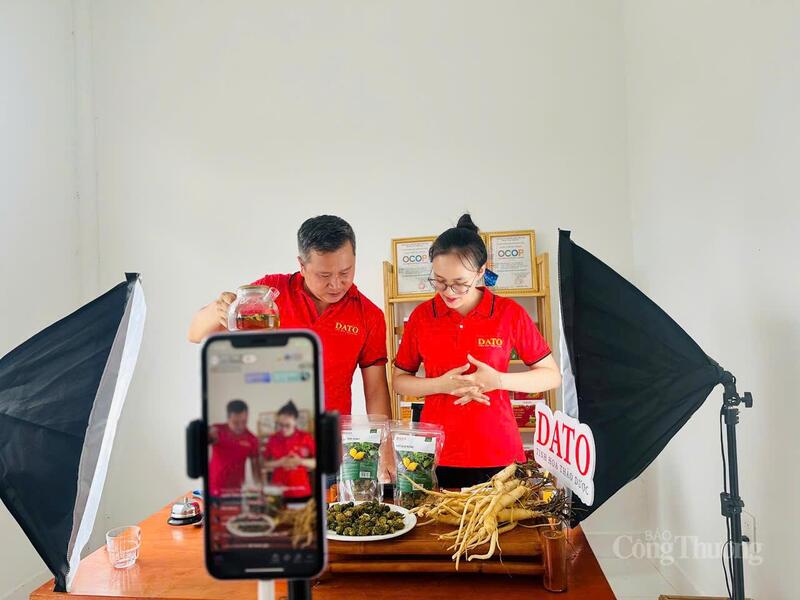 Công ty DATO livestream quảng bá, bán sản phẩm