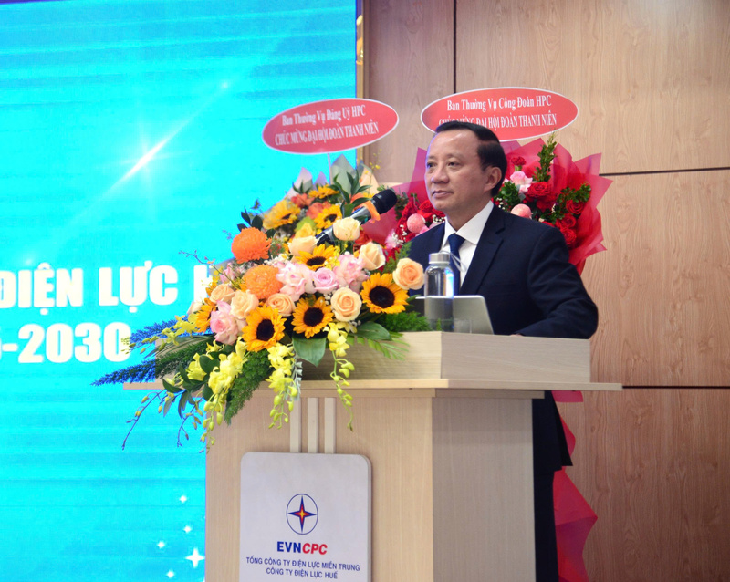 Đồng chí Nguyễn Đại Phúc, Bí thư Đảng uỷ, Giám đốc Công ty Điện lực Huế phát biểu tại Đại hội. Ảnh: D. Huyền