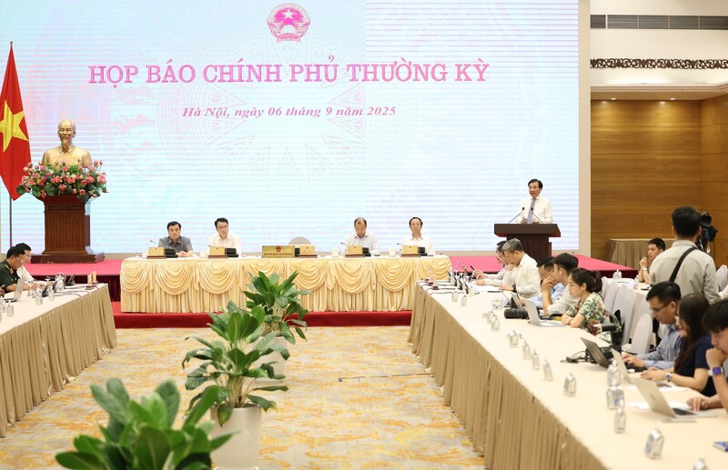 Họp báo Chính phủ thường kỳ. Ảnh: VGP