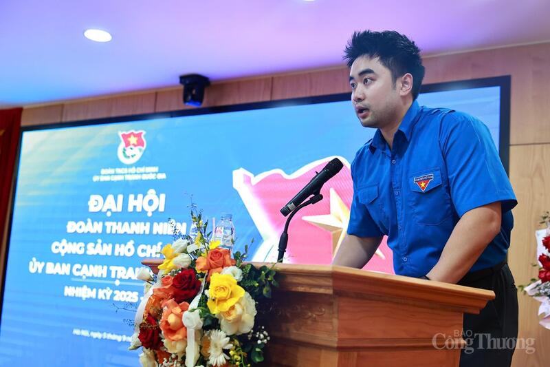 Đồng chí Nguyễn Quốc Khánh, Ủy viên BCH Đoàn Bộ Công Thương tham gia đóng góp ý kiến cho Đoàn thanh niên Uỷ ban cạnh tranh quốc gia.