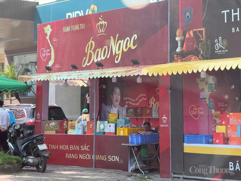 Thị trường bánh trung thu bắt đầu khởi động. Ảnh: Minh Trang