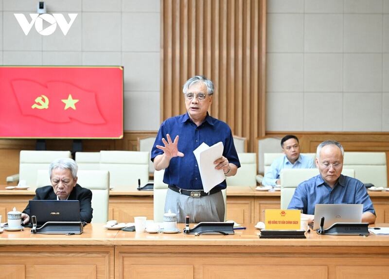 PGS. TS Trần Đình Thiên phát biểu tại cuộc làm việc. Ảnh: VOV