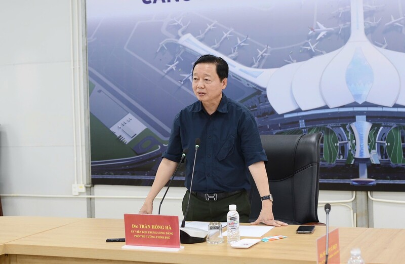 Phó Thủ tướng Trần Hồng Hà phát biểu tại buổi làm việc. Ảnh: VGP/AT