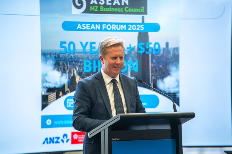 Ông Hon Todd McClay - Bộ trưởng Thương mại và Đầu tư New Zealand phát biểu tại Diễn đàn