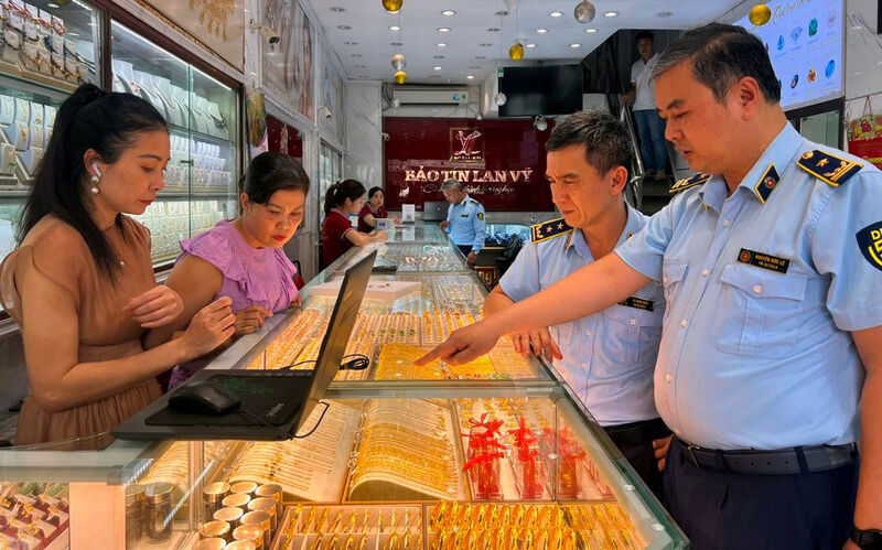 Thủ tướng yêu cầu tăng cường thanh tra, kiểm tra thị trường vàng. Ảnh: Hạ An